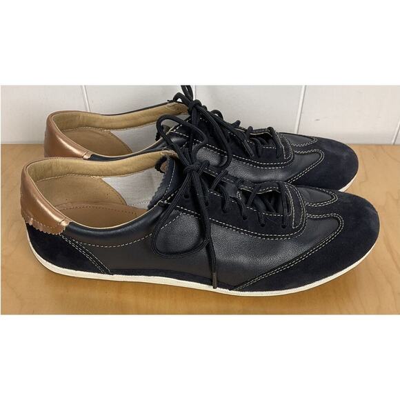 Geox Women's D Vega A Trainers Navy and Gold Leather Slim Line Comfort Sneaker - Picture 3 of 10